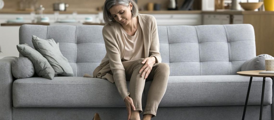 Contre les jambes lourdes, pensez à l’automassage du pied ! Contre les jambes lourdes, pensez à l'automassage du pied !