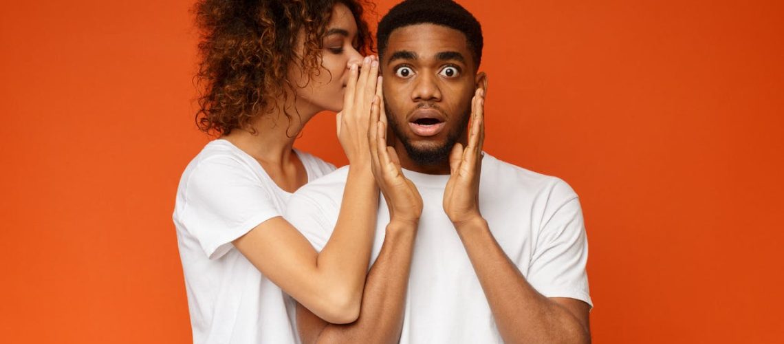 Hallucinations auditives : pourquoi j’entends des voix ou des bruits qui n’existent pas ? Hallucinations auditives : pourquoi j'entends des voix ou des bruits qui n'existent pas ?